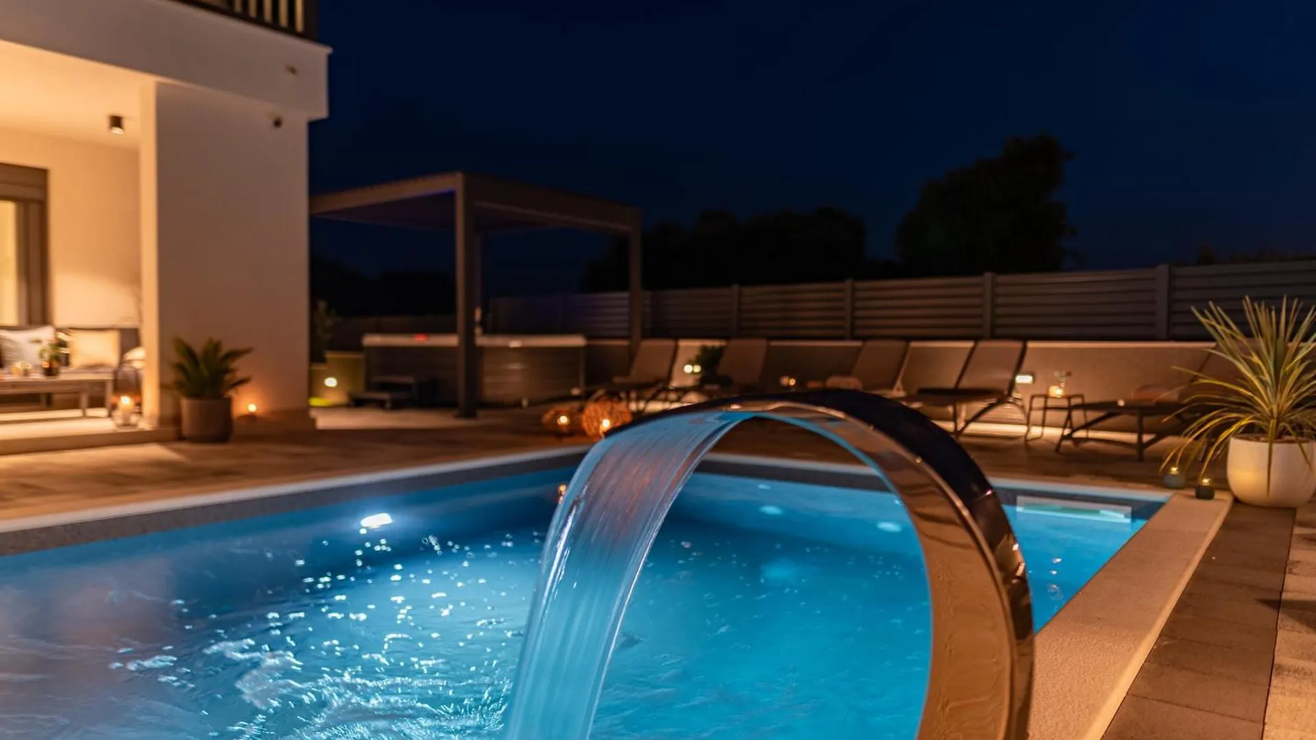 Modern 4Br Private Villa - Pool, Jacuzzi, Gaming Room Bibinje