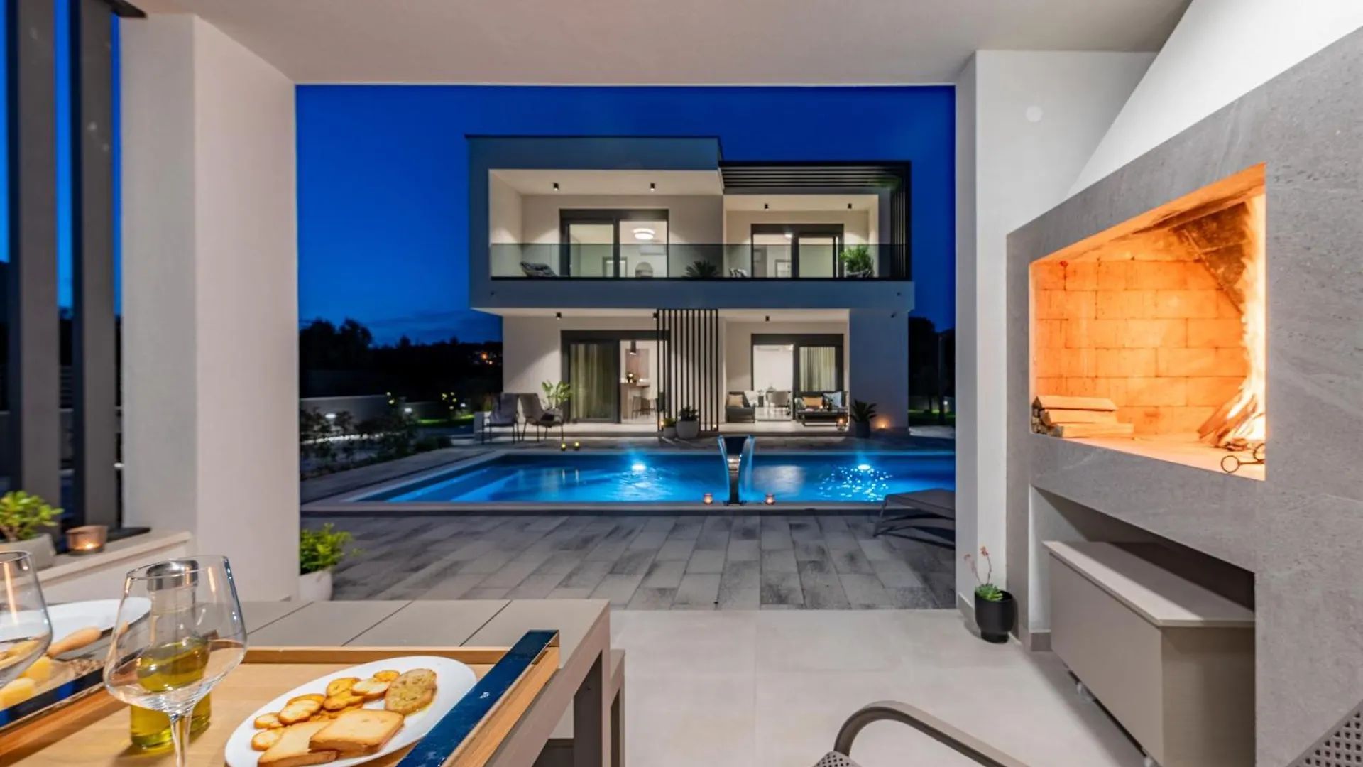 Modern 4Br Private Villa - Pool, Jacuzzi, Gaming Room Bibinje