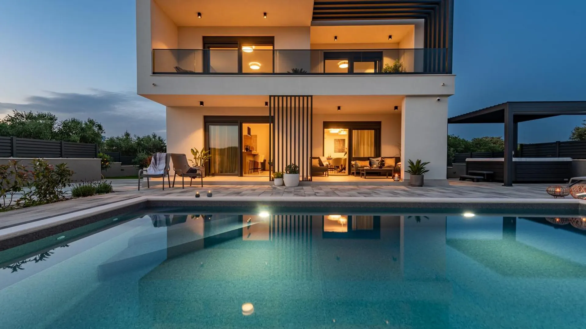 Modern 4Br Private Villa - Pool, Jacuzzi, Gaming Room Bibinje 0*,  Croatia
