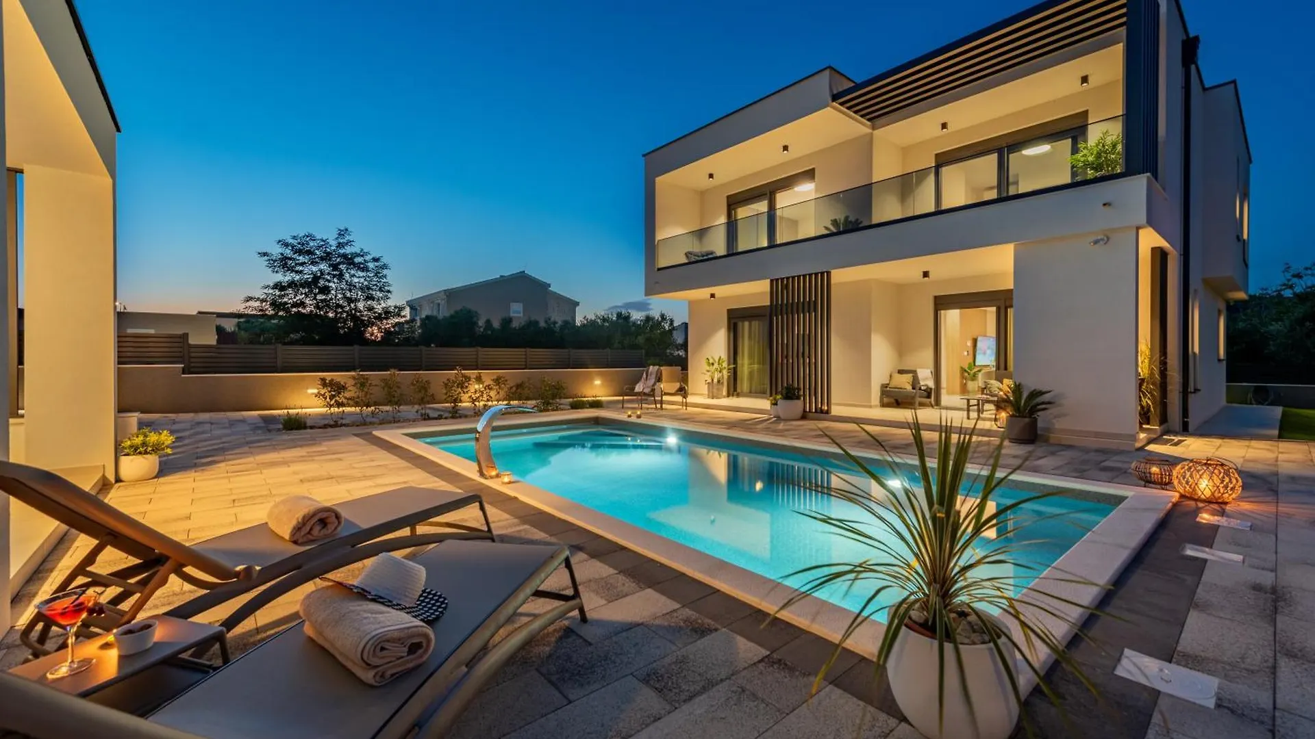 Modern 4Br Private Villa - Pool, Jacuzzi, Gaming Room Bibinje 0*,  Kroatien