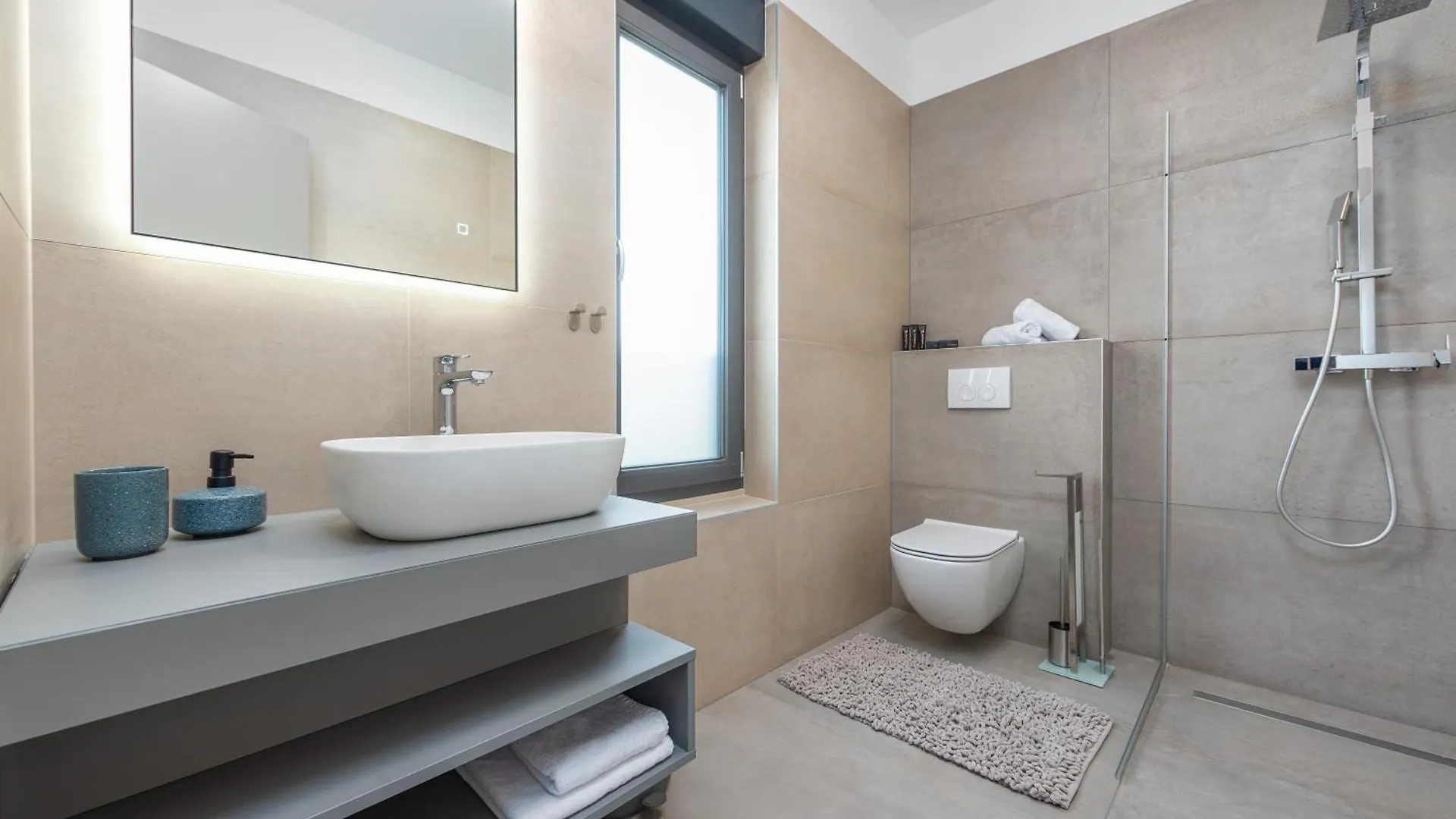 Modern 4Br Private Villa - Pool, Jacuzzi, Gaming Room Bibinje 0*,