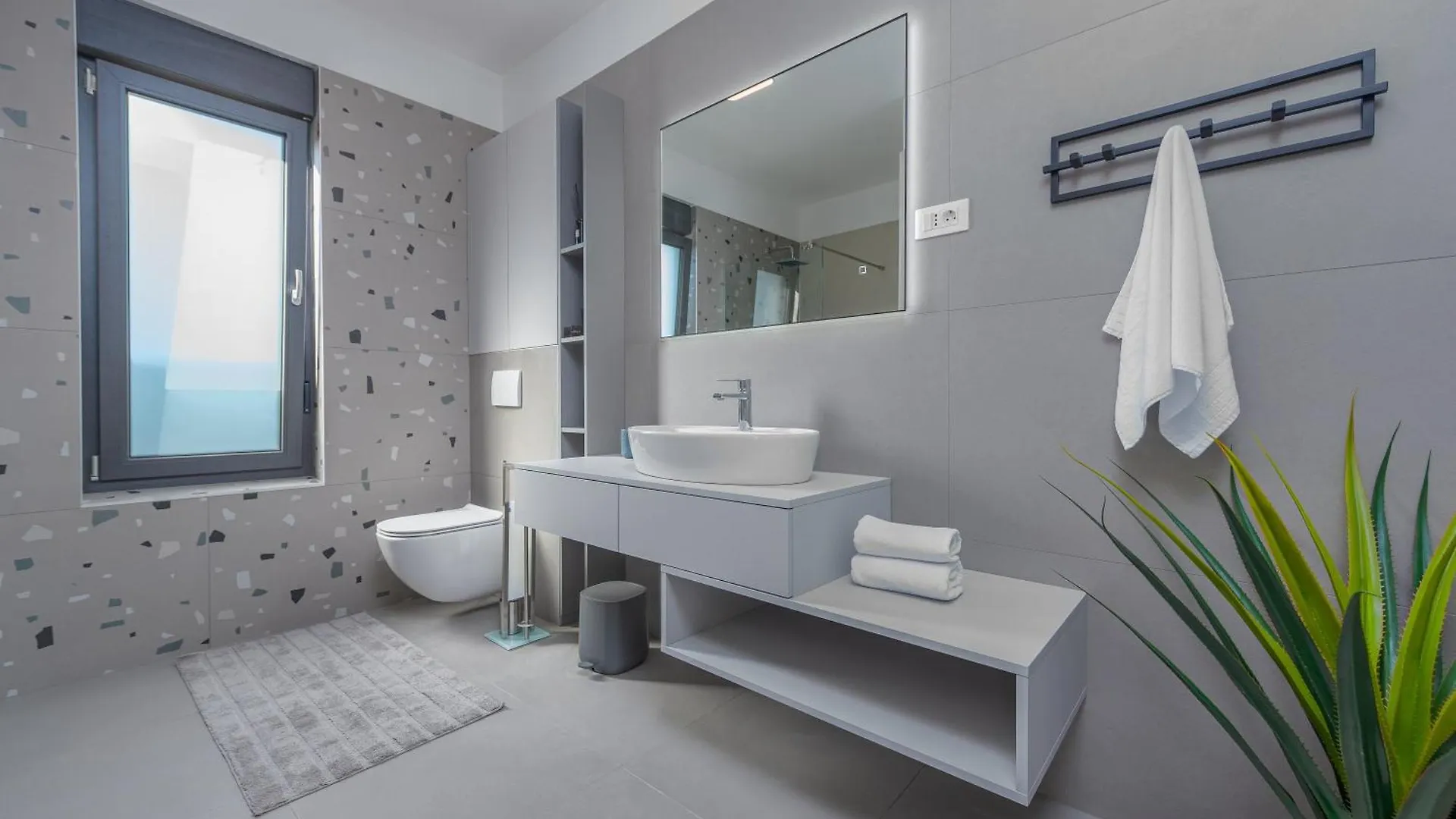 Modern 4Br Private Villa - Pool, Jacuzzi, Gaming Room Bibinje
