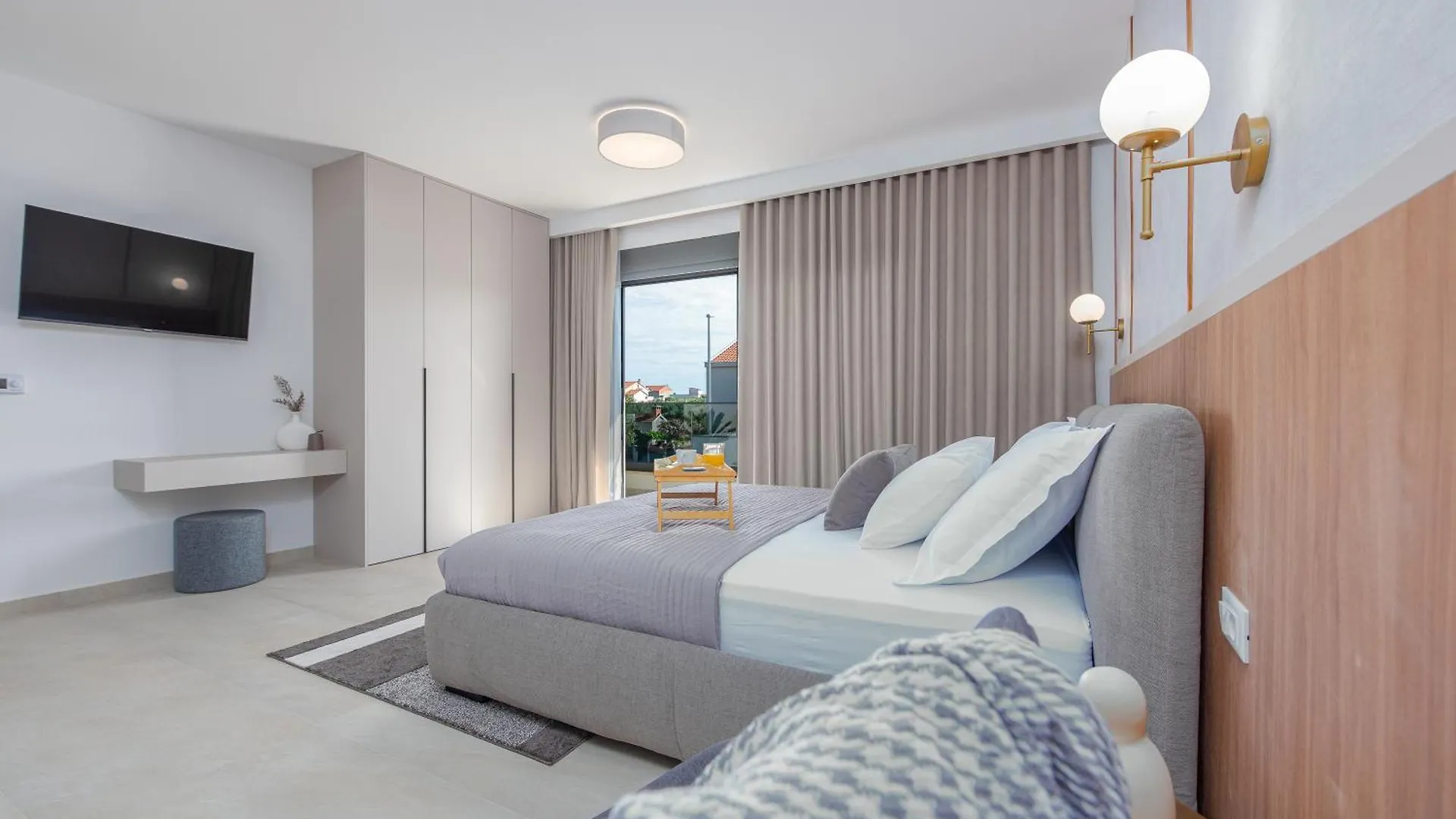 Modern 4Br Private Villa - Pool, Jacuzzi, Gaming Room Bibinje