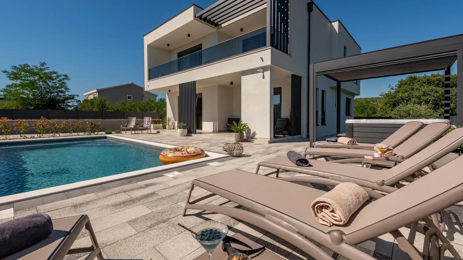 Modern 4Br Private Villa - Pool, Jacuzzi, Gaming Room Bibinje Kroatien