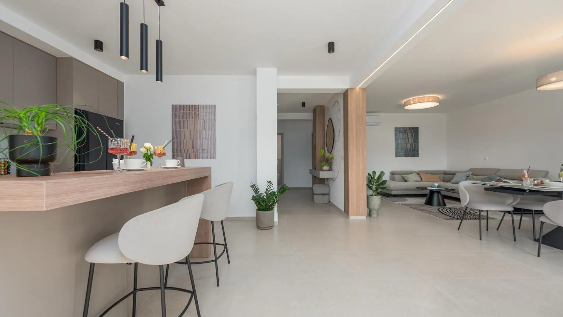 Modern 4Br Private Villa - Pool, Jacuzzi, Gaming Room Bibinje