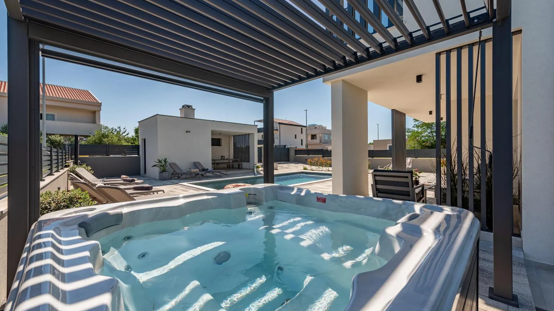 Modern 4Br Private Villa - Pool, Jacuzzi, Gaming Room Bibinje