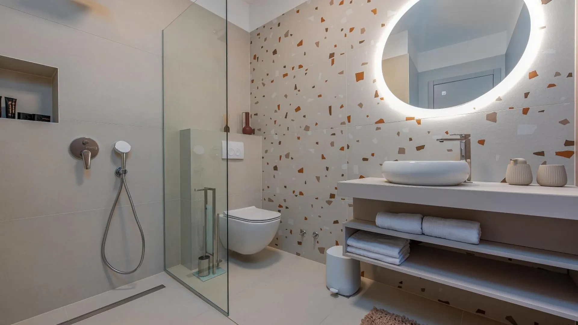Modern 4Br Private Villa - Pool, Jacuzzi, Gaming Room Bibinje