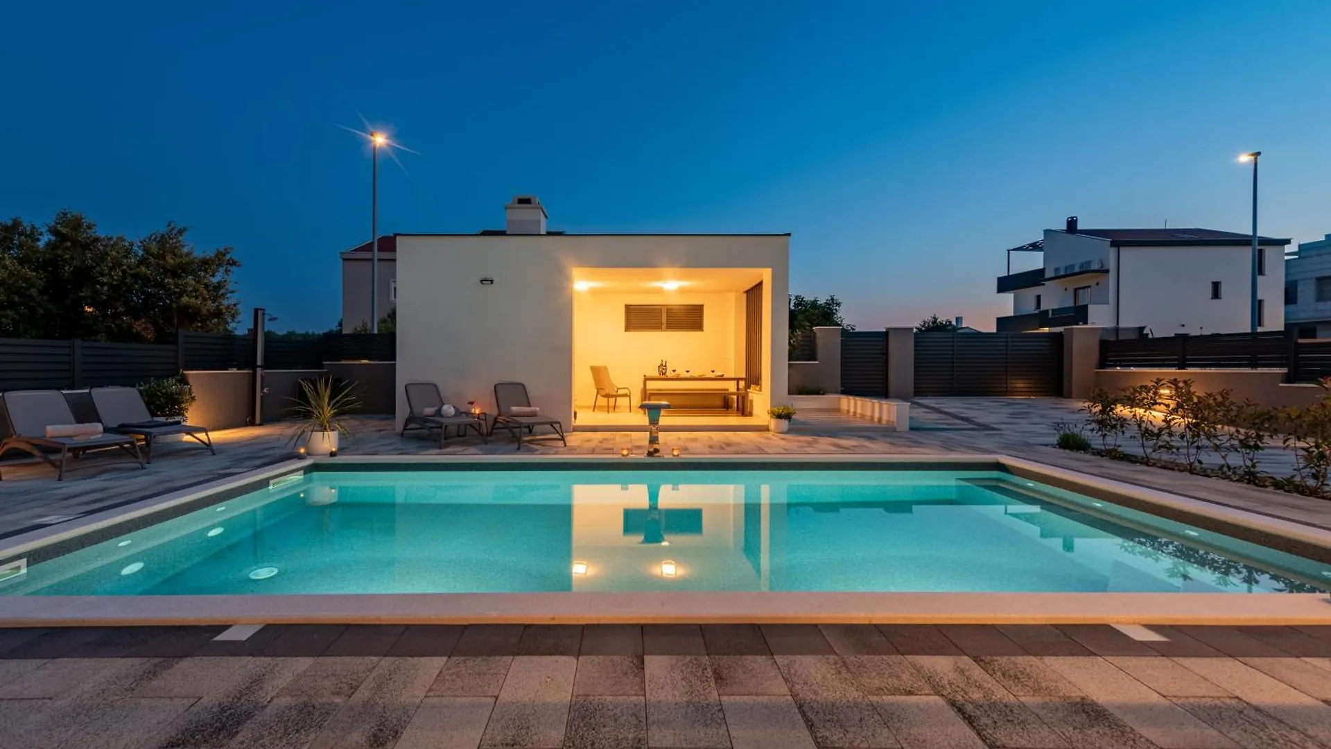 Modern 4Br Private Villa - Pool, Jacuzzi, Gaming Room Bibinje