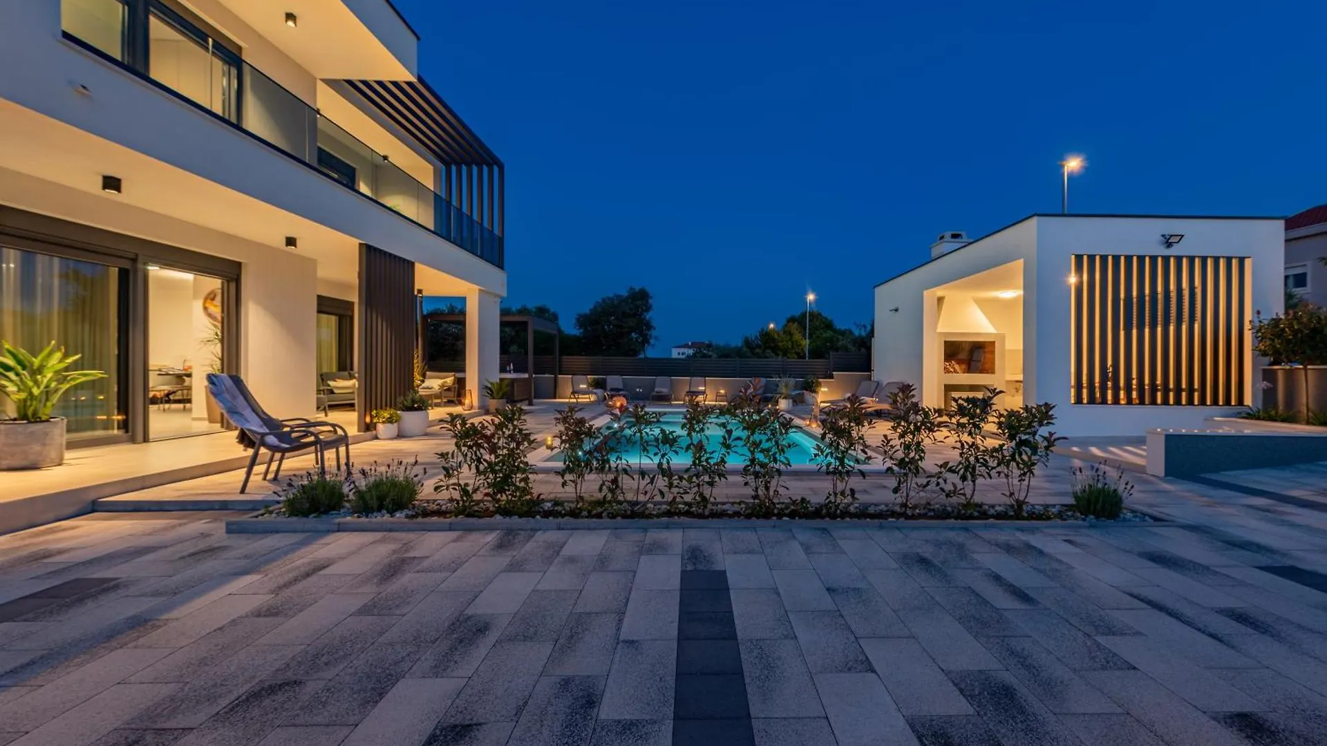 Modern 4Br Private Villa - Pool, Jacuzzi, Gaming Room Bibinje 0*,